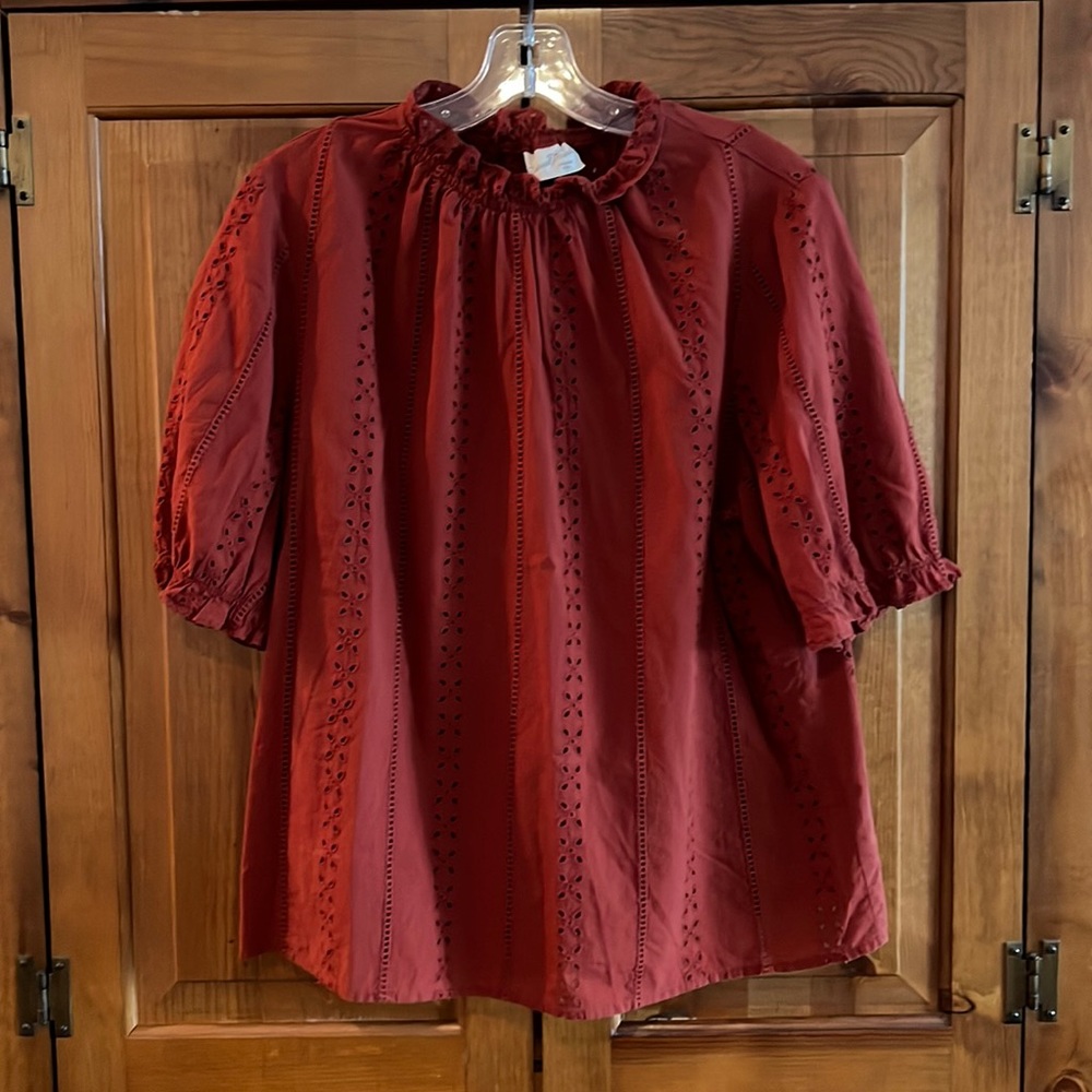 Universal Threads by Target, pumpkin color, eyelet top size XL (M)
